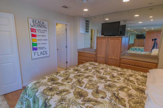 King for an King/Mirrors Built in Dressers