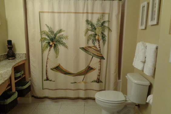 Master bath with garden soaking tub