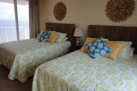 3rd Bedroom with 2 Queen beds and private balcony on the Gulf