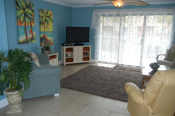 203 St. Katherine Living Room