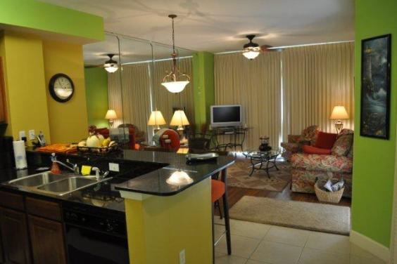Sunrise Beach-close to new airport/Pier Park Mall