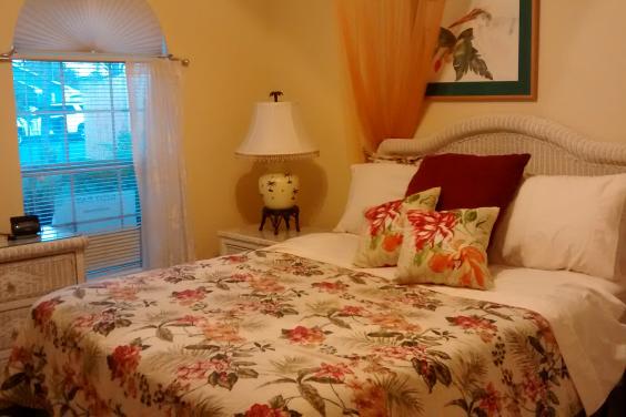 queen bedroom