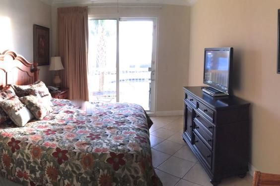 KING MASTER SUITE WITH OCEAN VIEW!