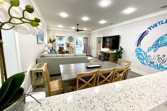 Kitchen / Dining