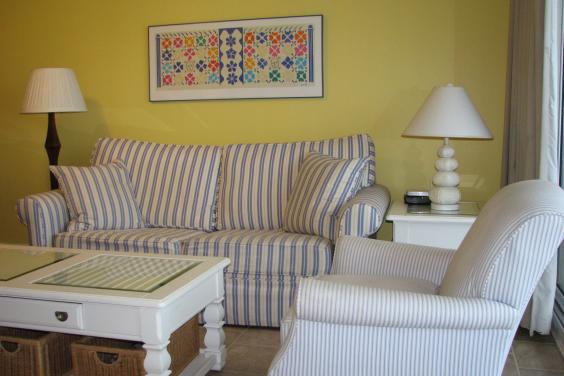 Spacious Beach front Condo 
