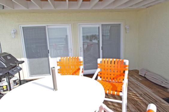 A True Walk Off Your Deck Onto The Sand Villa