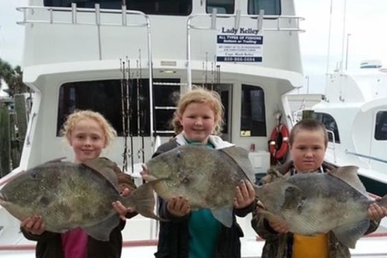 Kelley Girl kids w/ trigger fish