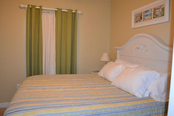 King size bed in the master bed room