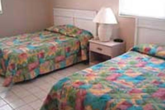 LagoonMotel.jpg