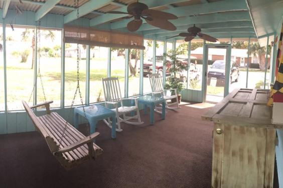 Screened in Porch