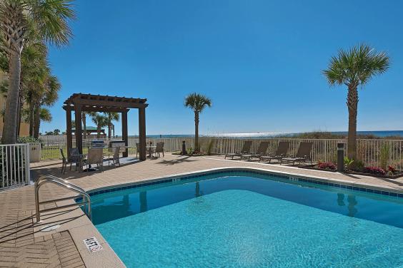 Outdoor Pool and Grills
