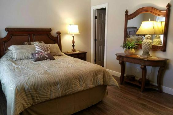 Queen Master Suite