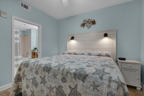 Private Bathroom in Bedroom