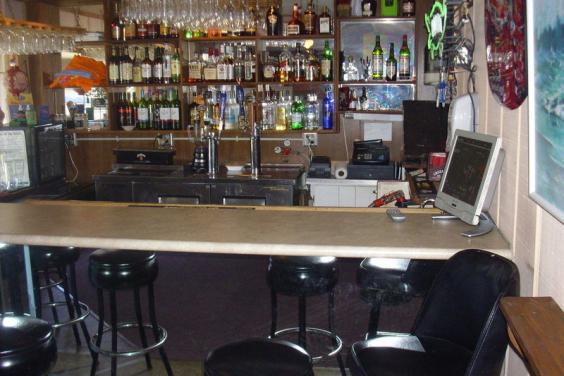 Full Bar