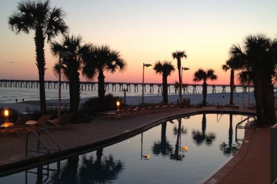 FREE SUNSETS NIGHTLY AT FIRST FLOOR FLIP FLOPS CALYPSO WEST 104