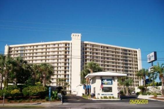 Commodore Entrance