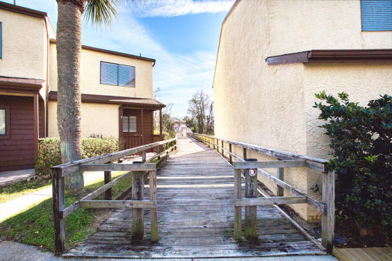 Only a four minute walk to the beautiful Gulf down this beach access walkway!
