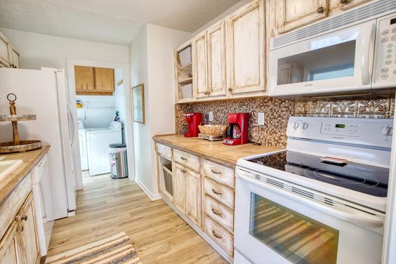 Large, Fully Equipped Kitchen!