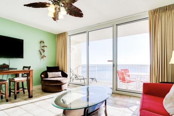 Livingroom with Balcony