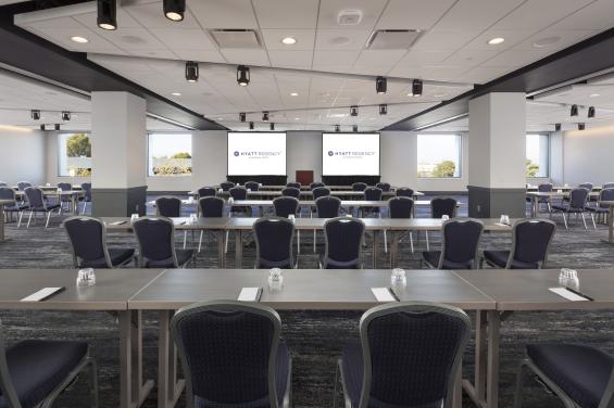 SFOBU_P046_Cypress_Meeting_Room_Full - By Hyatt Regency San Francisco Airport
