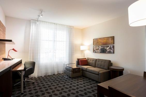 sfomt-suite-0012-hor-wide