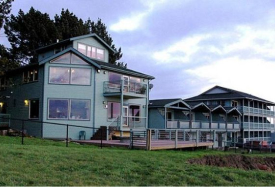 Inn of the Lost Coast