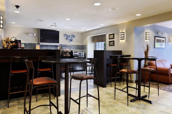 Lobby / Breakfast Area