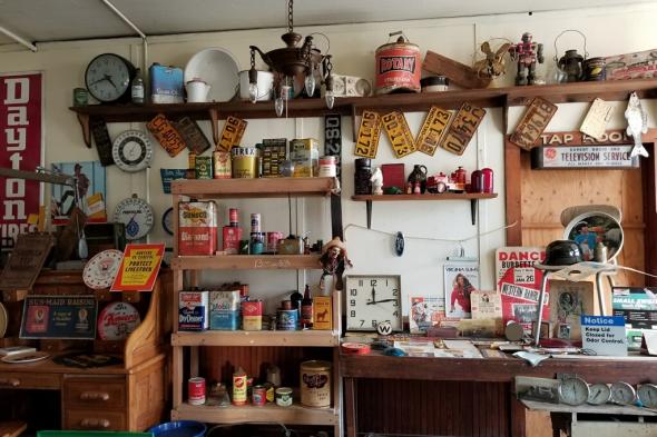 Eagle Inn Antique Shop