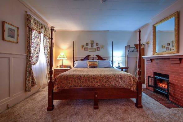 Rosewood Inn Room