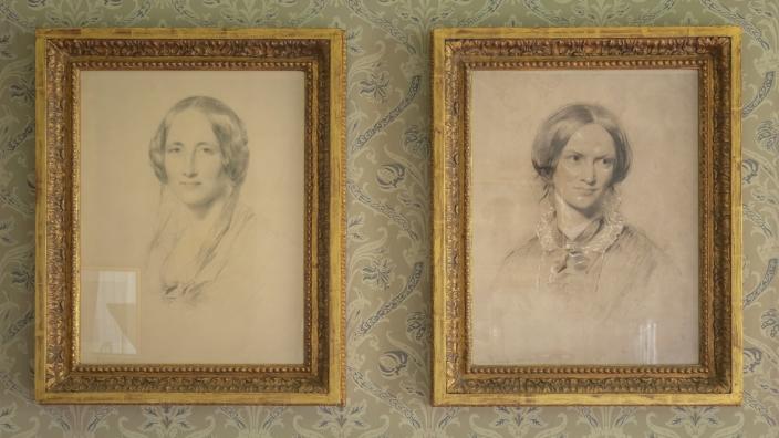 Charlotte Brontë & Elizabeth Gaskell Tour at Elizabeth Gaskell's House