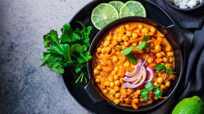 Curry Club: Chickpea and Roasted Pepper Chaat-Style Curry at COOK! with the Vegetarian Society