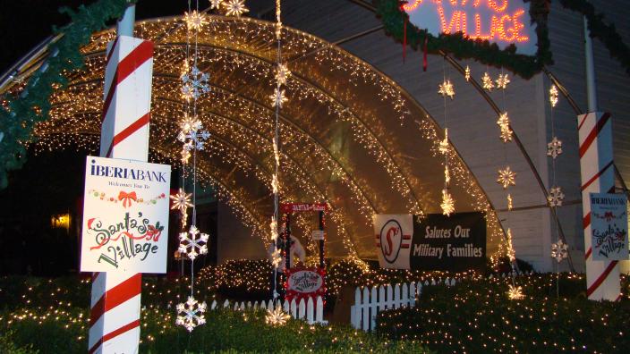 Christmas Village 2022 Huntsville Al Santa At Earlyworks