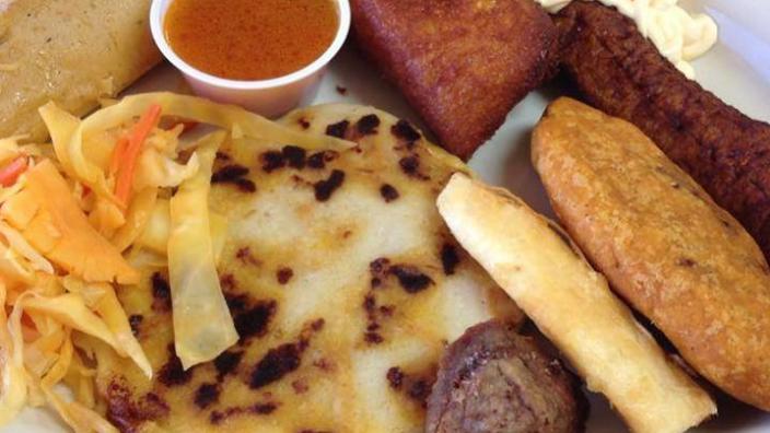 El Carbonero Restaurant Y Pupuseria