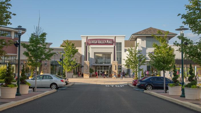 food in lehigh valley mall