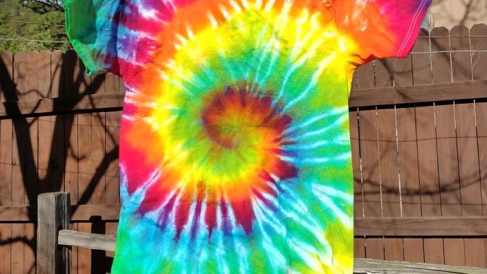 different tie dye shirts