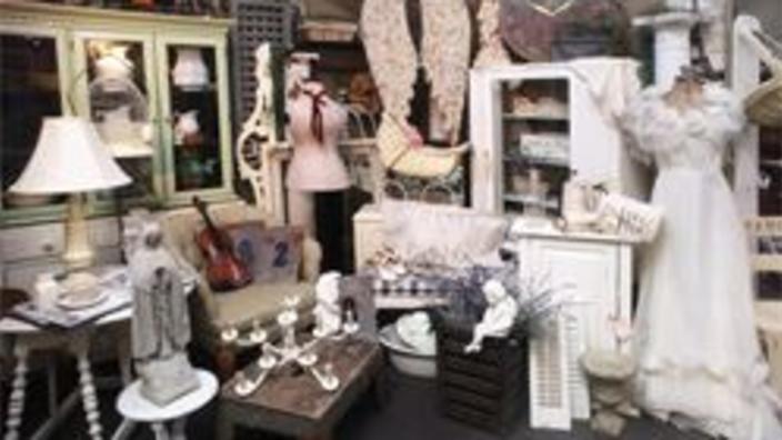 A & J Antique Mall