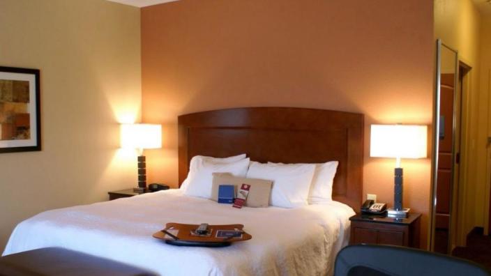 Hampton Inn And Suites Burleson Burleson Tx 76028 2938