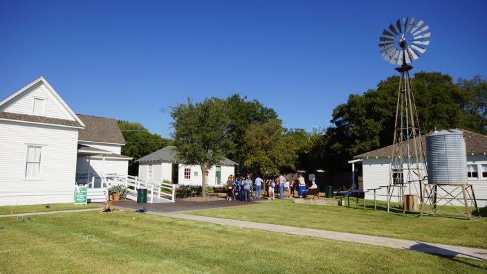 Ted R Ware Plaza