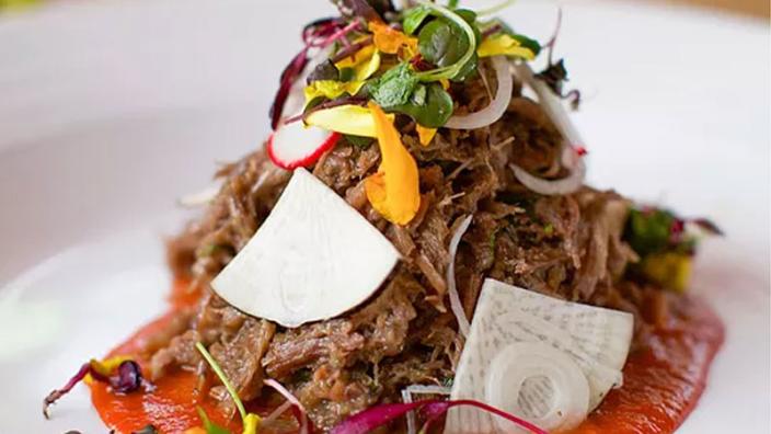 pic Hugo's Invitados Irving hugo s invitados