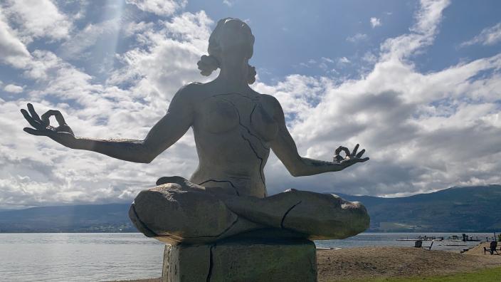 Saturday Rise Vine Yoga