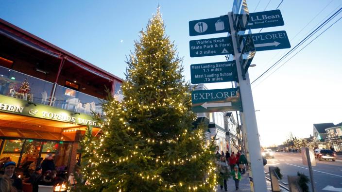 Limerick Maine Village Christmas 2021 Visit Freeport S Sparkle Celebration Freeport Me 04032