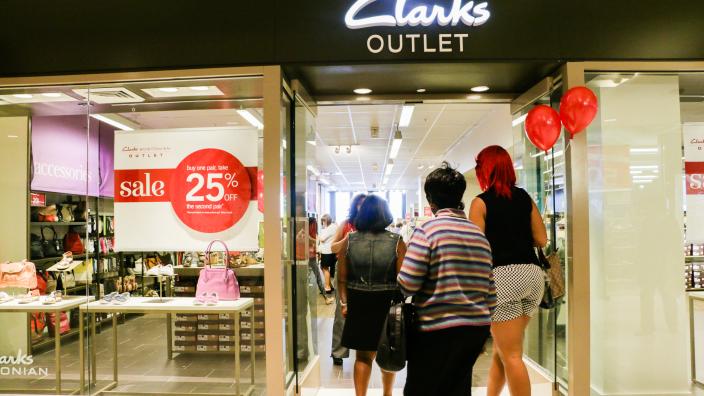 clarks outlet student discount