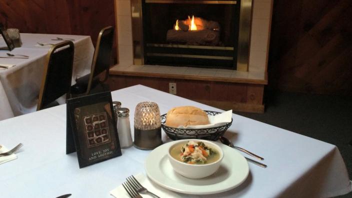 The Casual Inn Restaurant Bristol Ri Discover Newport