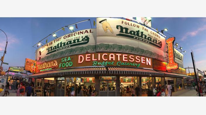 nathansfamous-manhattan-nyc-daniellehueston2_e9e98039-0969-58a2-ee9bd4afc997dda3.jpg