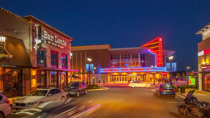 Regal Virginia Gateway Stadium 14 Rpx