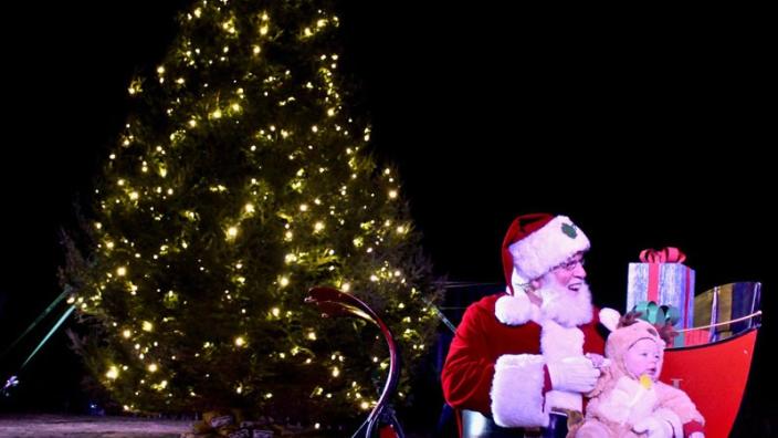 Annual Tree Lighting Ceremony And Christmas Village Westerly Ri 02891