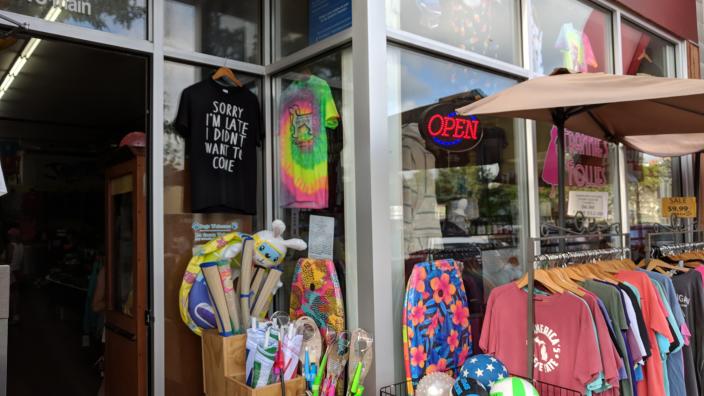 Frannie's Follies | Frankfort, MI 49635