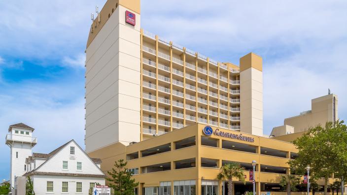 Comfort Suites Beachfront