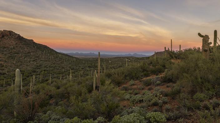 La Parrilla Suiza | Tucson, AZ 85712
