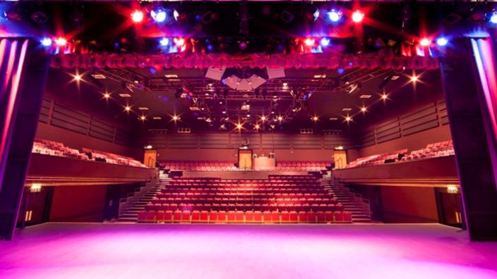 Red Richardson - Premium Economy Tour at Royal Spa Centre